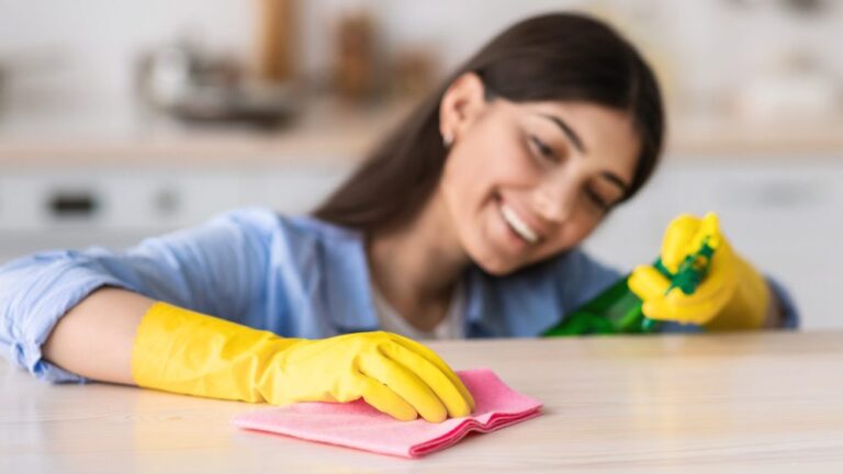 cleaning table