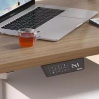 low wall glass workstation