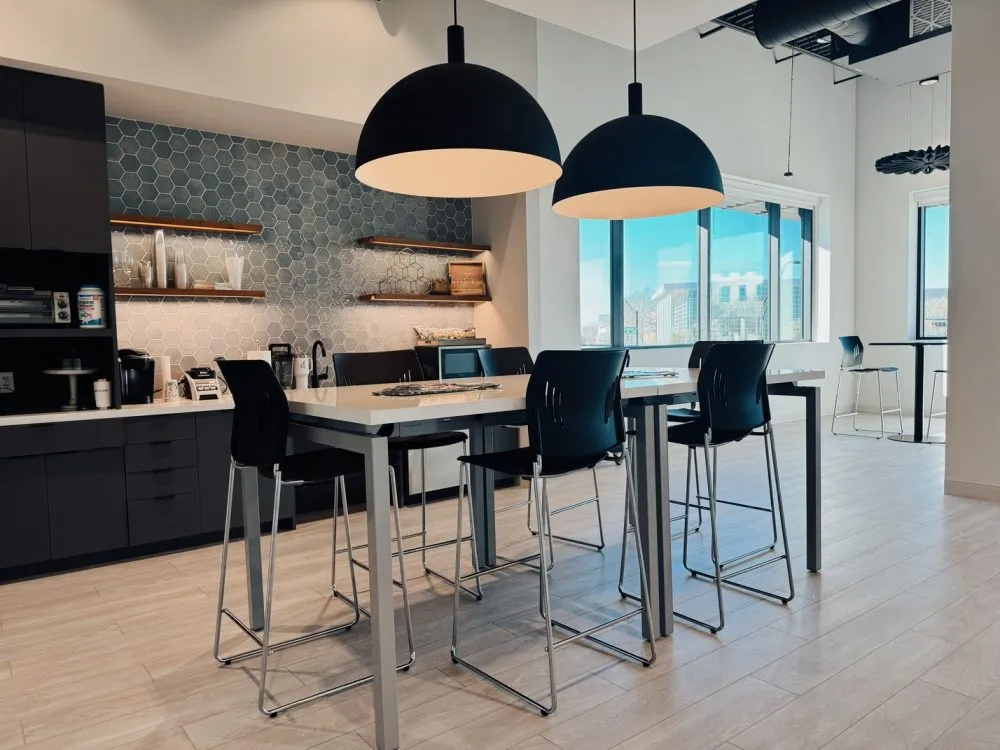 Modern Office Transformation for Acrisure Insurance: Style Meets Functionality