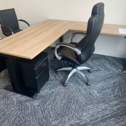Electric L Shape Aged Oak top with black base