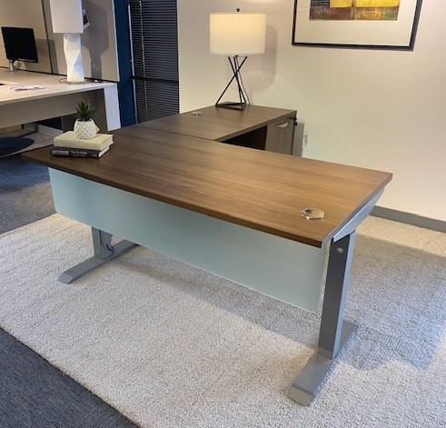 Benefits of a Height Adjustable Desk for Your Health: Are Standing Desks Worth It?