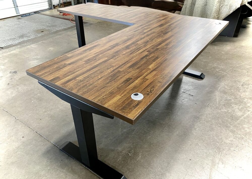 Walnut-Block-Adjustable-Height-L-Shape-d-2022_11_22-17_04_38-UTC.jpg Walnut-Block-Adjustable-Height-L-Shape-d-2022_11_22-17_04_38-UTC.jpg