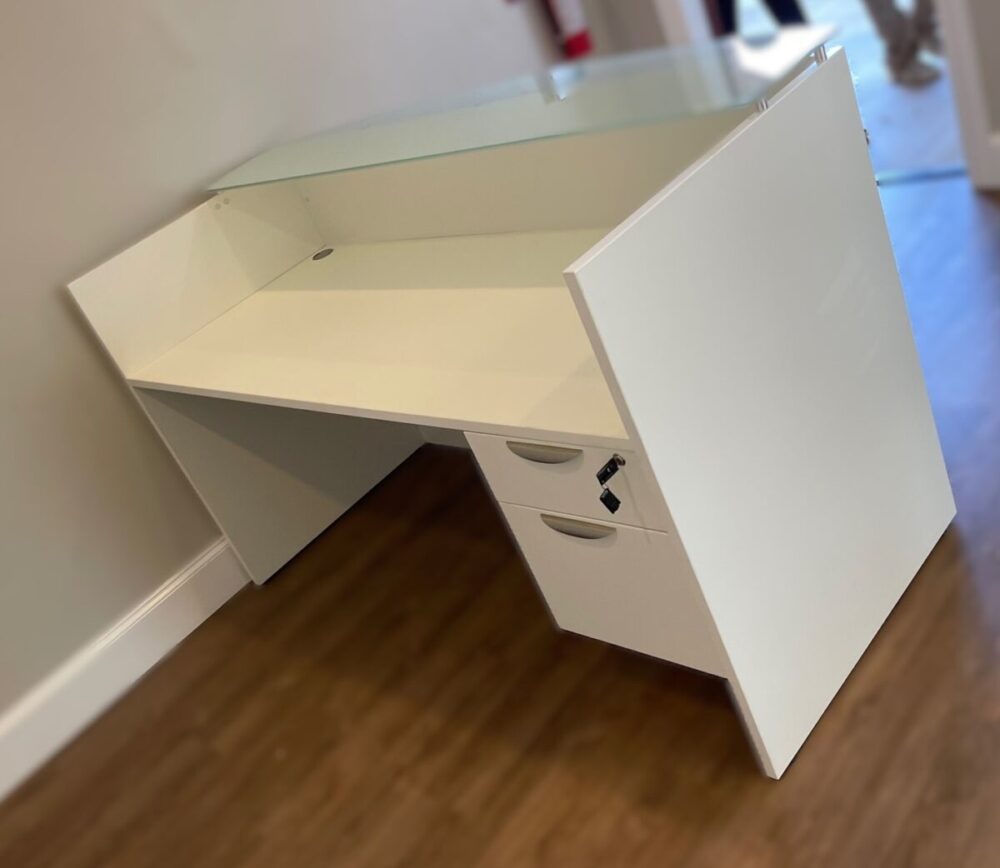 White Reception Desk with Glass Top White Reception Desk with Glass Top