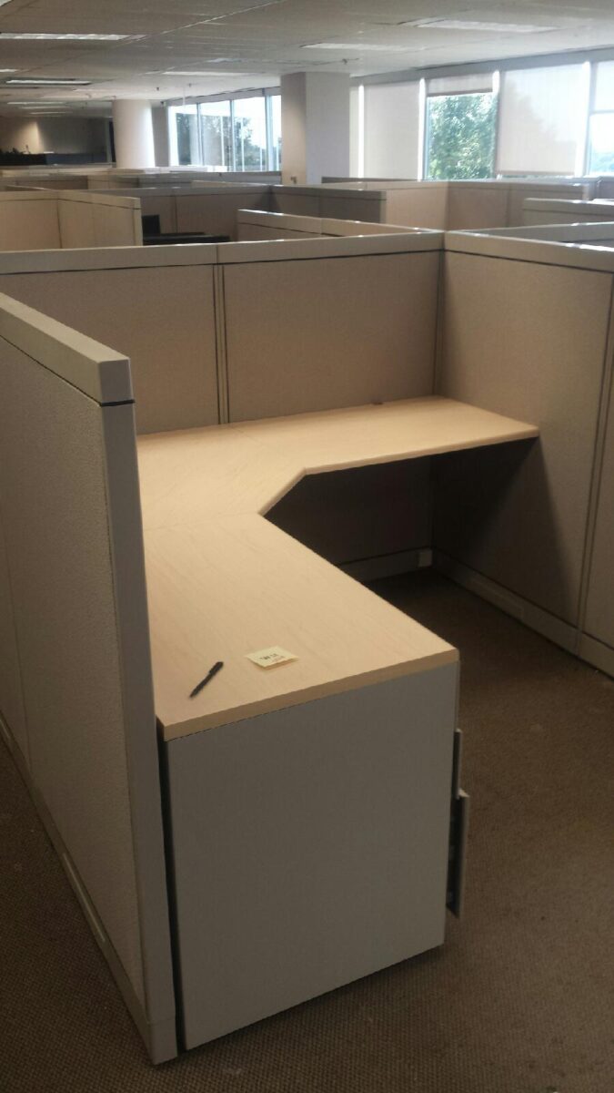 53in-Ht.-1b Steelcase Avenir work stations 65″H