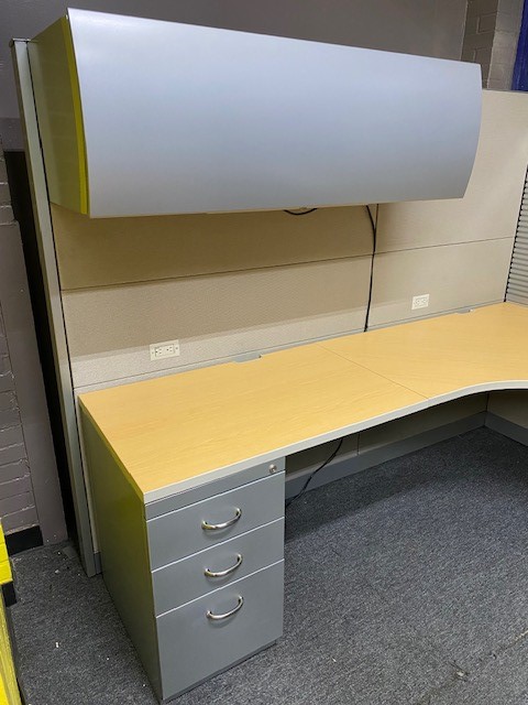 6097b 66″H Answer station