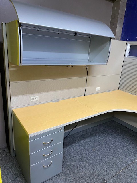 6097c 66″H Answer station