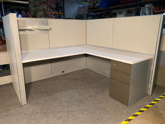 6736ee Answer stations