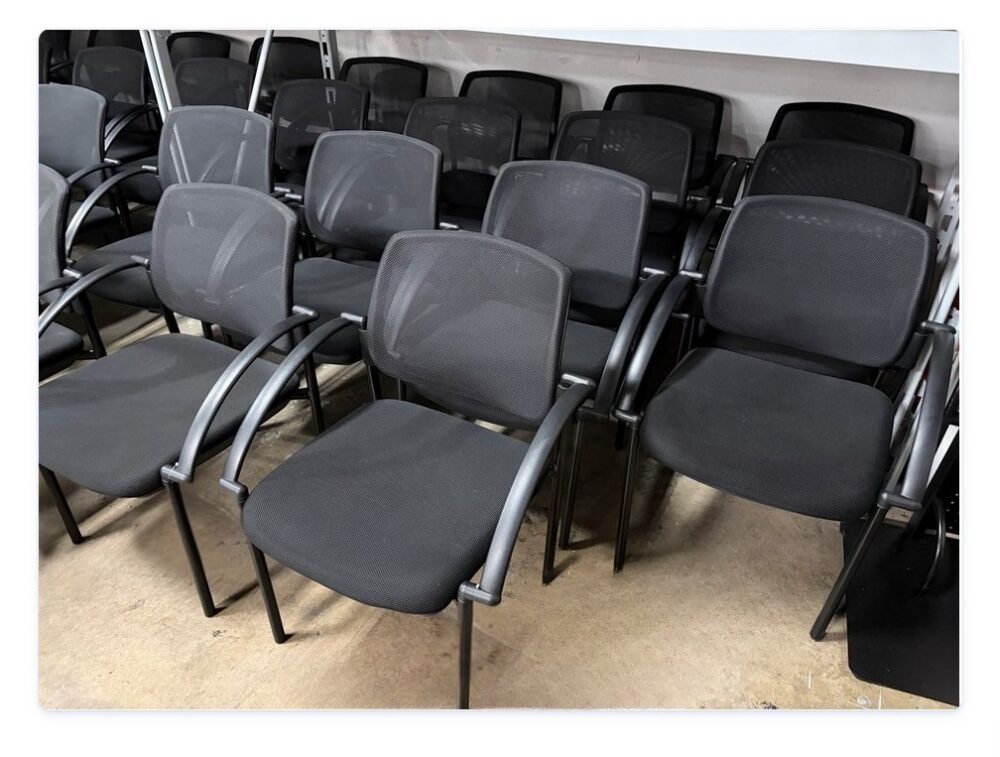 USGC26 Black mesh guest chair MAIN PHOTO A (1)