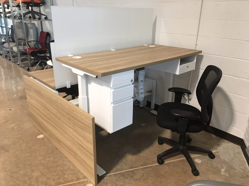 Benching desks B (2022_11_22 17_04_38 UTC) Benching desks B (2022_11_22 17_04_38 UTC)