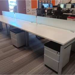 White Benching Pod with Silver Metal Legs c